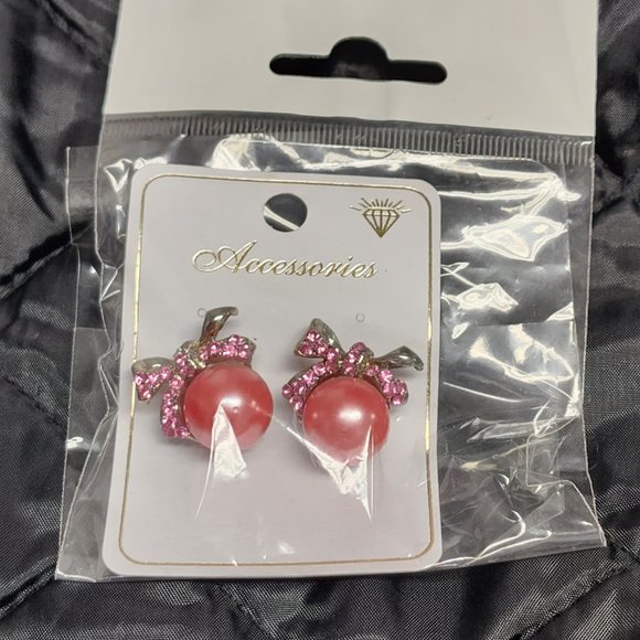 Pink color pierced Earing. condition new - Picture 3 of 4